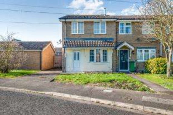 2 Bedroom End of Ter...